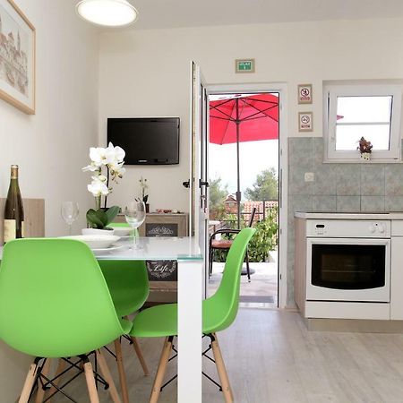 Apartments Viki Трогир Екстериор снимка