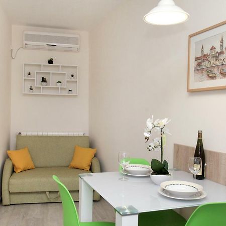 Apartments Viki Трогир Екстериор снимка