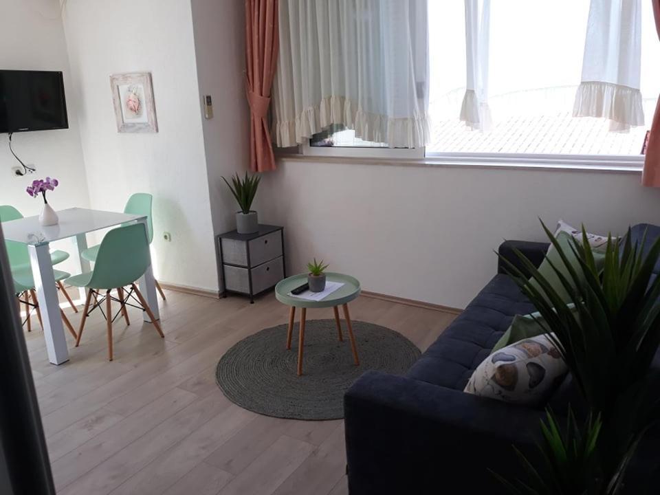 Apartments Viki Трогир Екстериор снимка