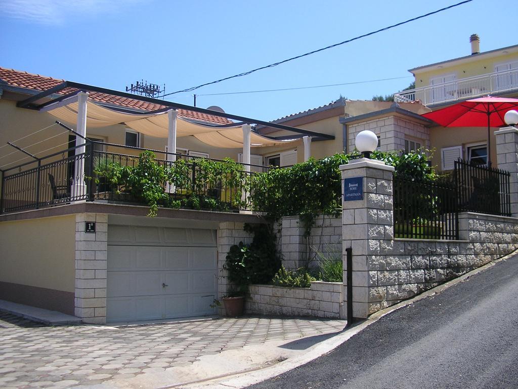 Apartments Viki Трогир Екстериор снимка