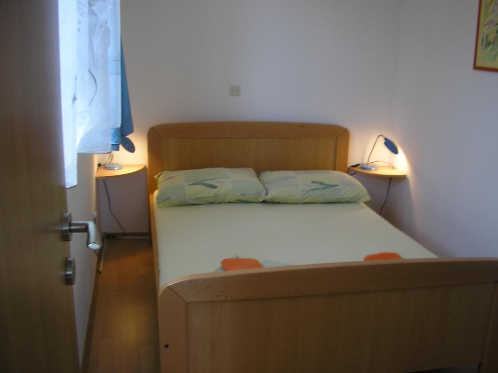 Apartments Viki Трогир Екстериор снимка