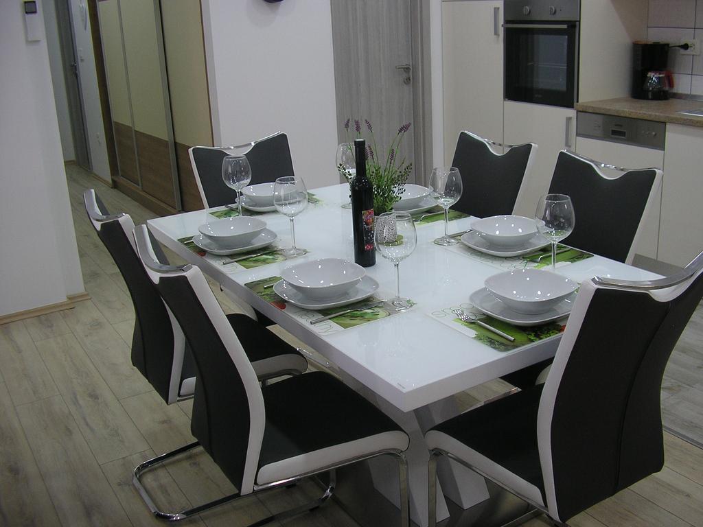 Apartments Viki Трогир Екстериор снимка