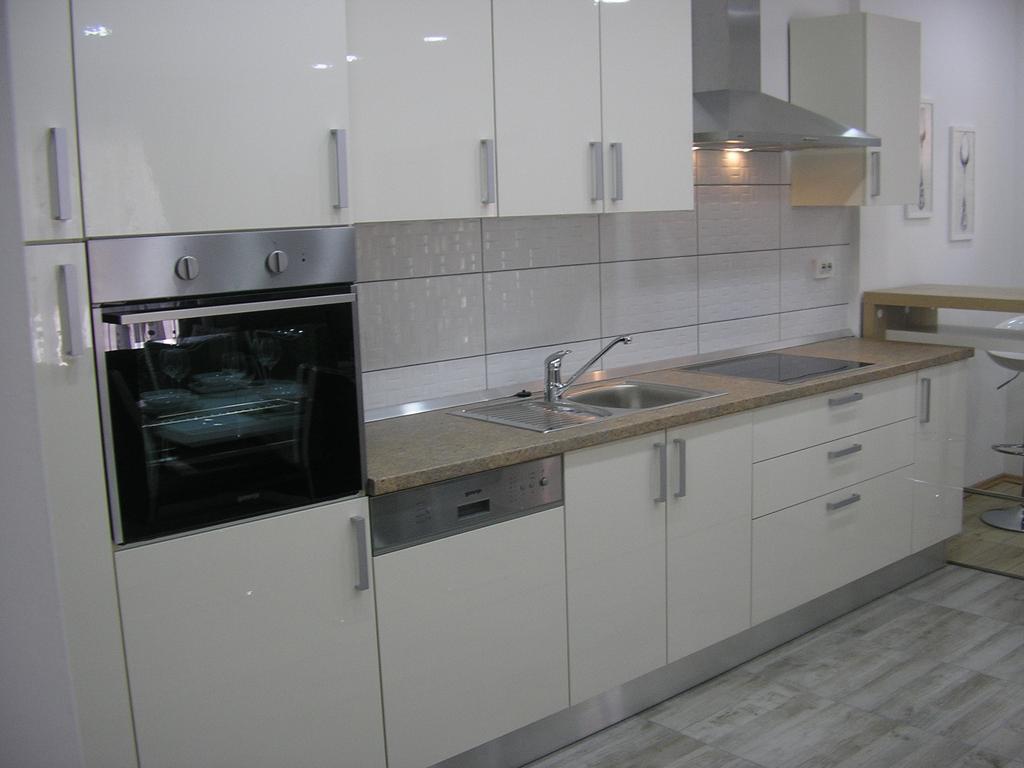 Apartments Viki Трогир Екстериор снимка