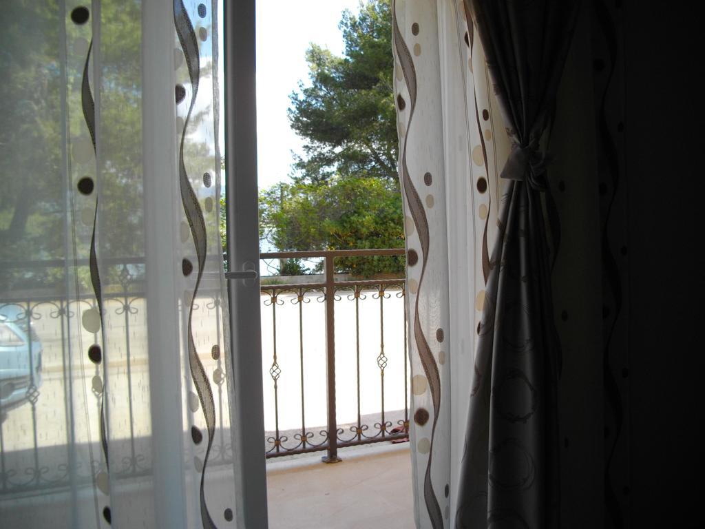 Apartments Viki Трогир Екстериор снимка