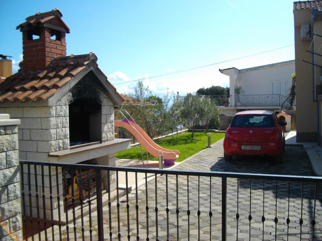 Apartments Viki Трогир Екстериор снимка