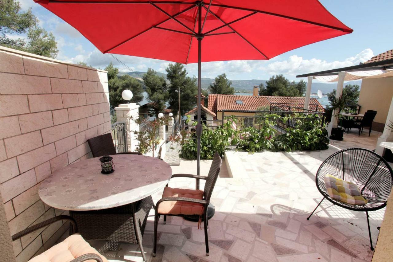 Apartments Viki Трогир Екстериор снимка