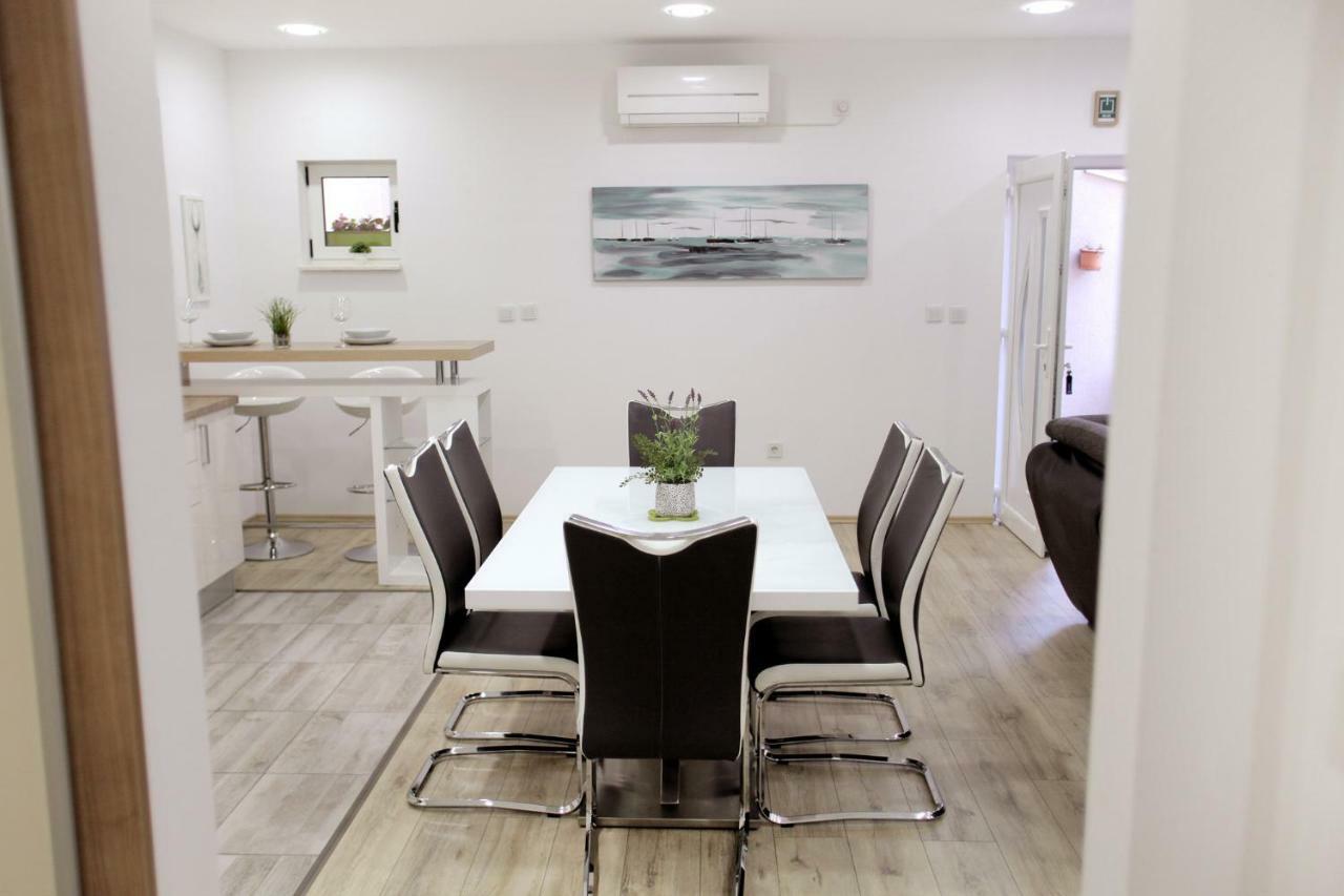 Apartments Viki Трогир Екстериор снимка