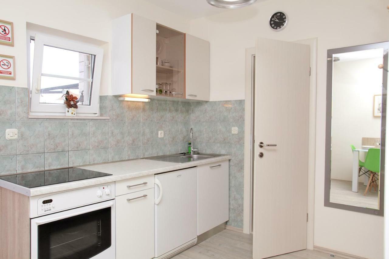 Apartments Viki Трогир Екстериор снимка