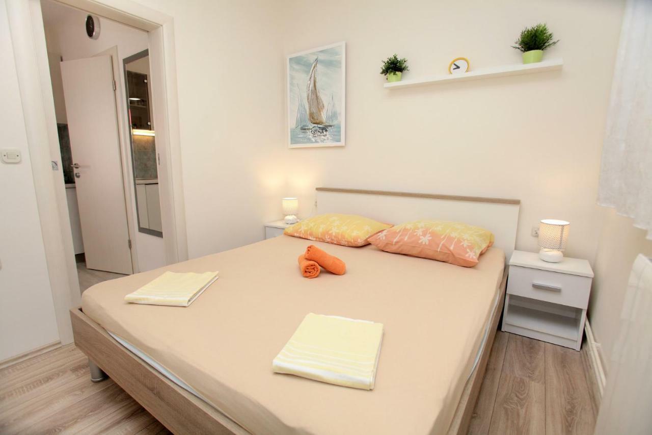 Apartments Viki Трогир Екстериор снимка
