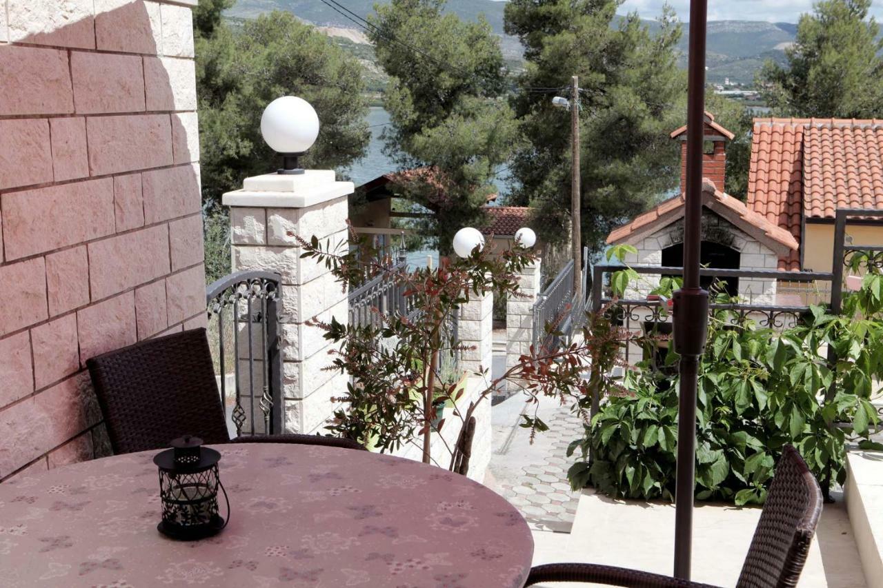 Apartments Viki Трогир Екстериор снимка