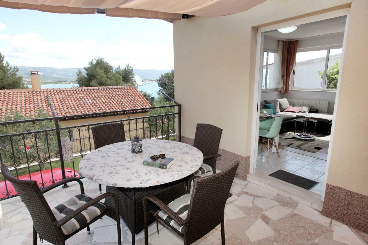 Apartments Viki Трогир Екстериор снимка