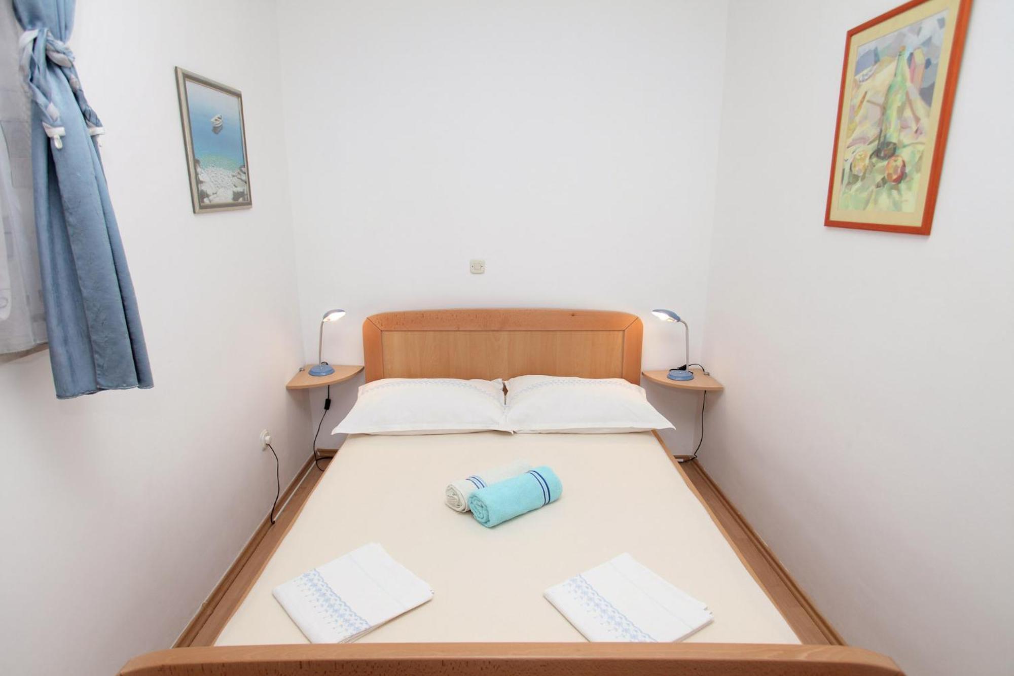 Apartments Viki Трогир Екстериор снимка