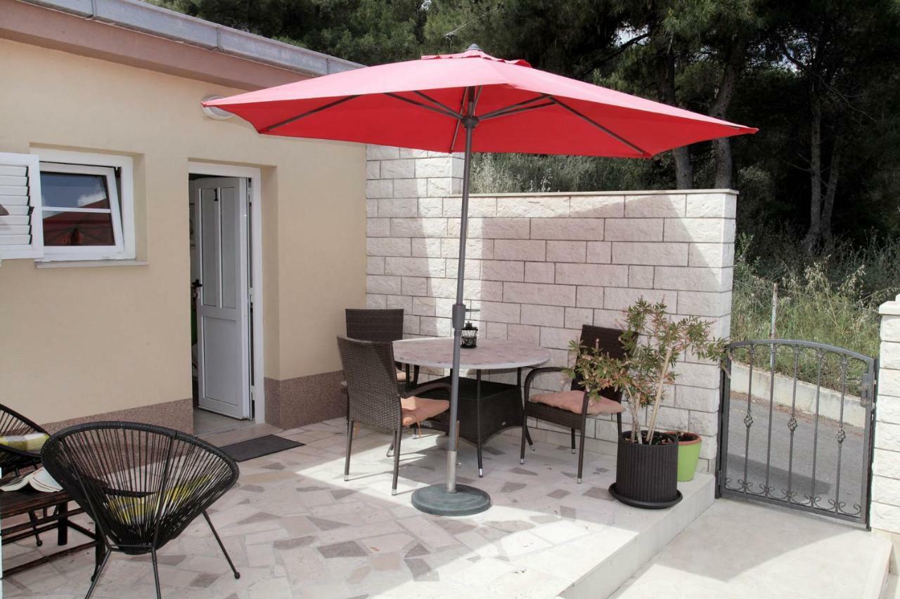 Apartments Viki Трогир Екстериор снимка