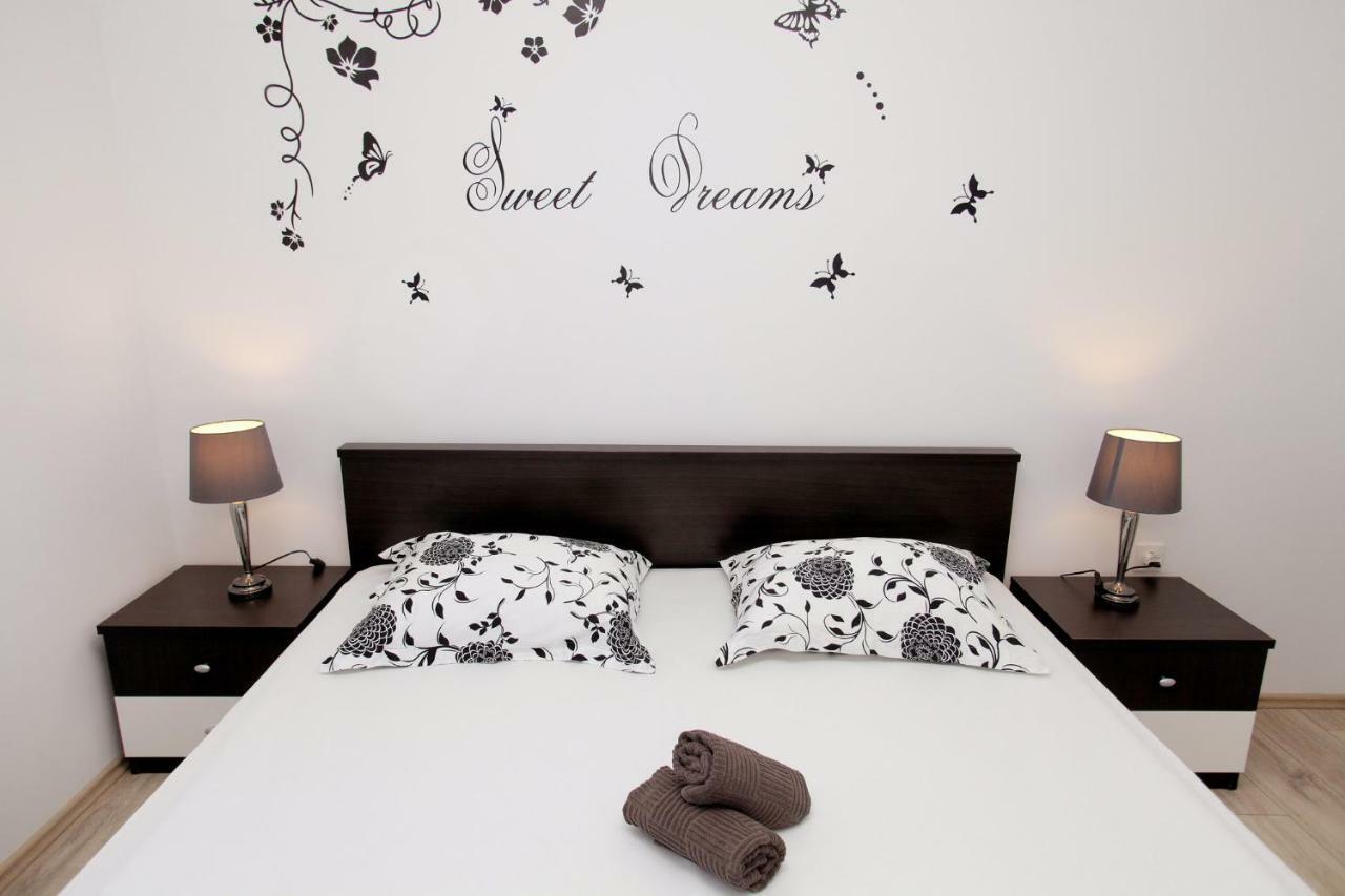 Apartments Viki Трогир Екстериор снимка